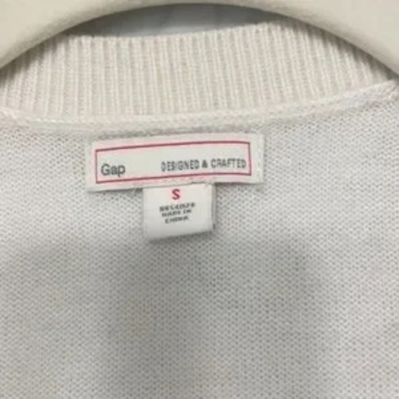 GAP Off-White, Navy, and Gray Striped V-neck Cardigan - Picture 7 of 10